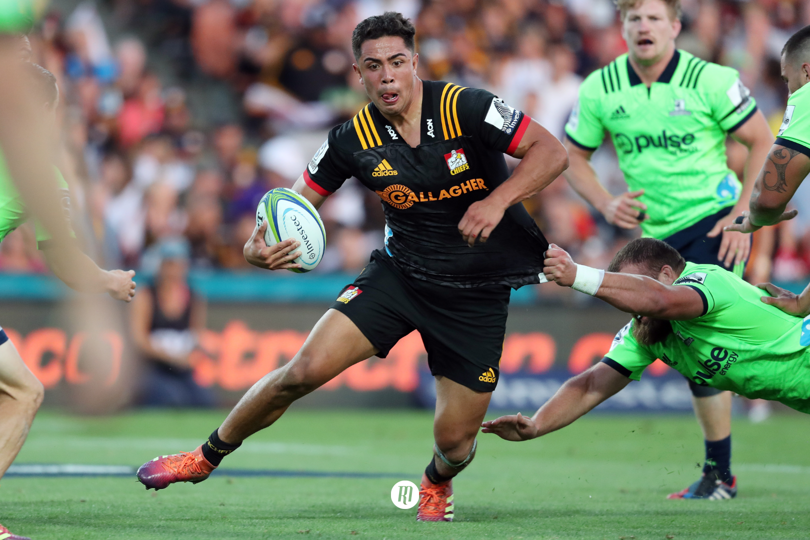 Anton Lienert-Brown sends Hansen message of intent in season opener